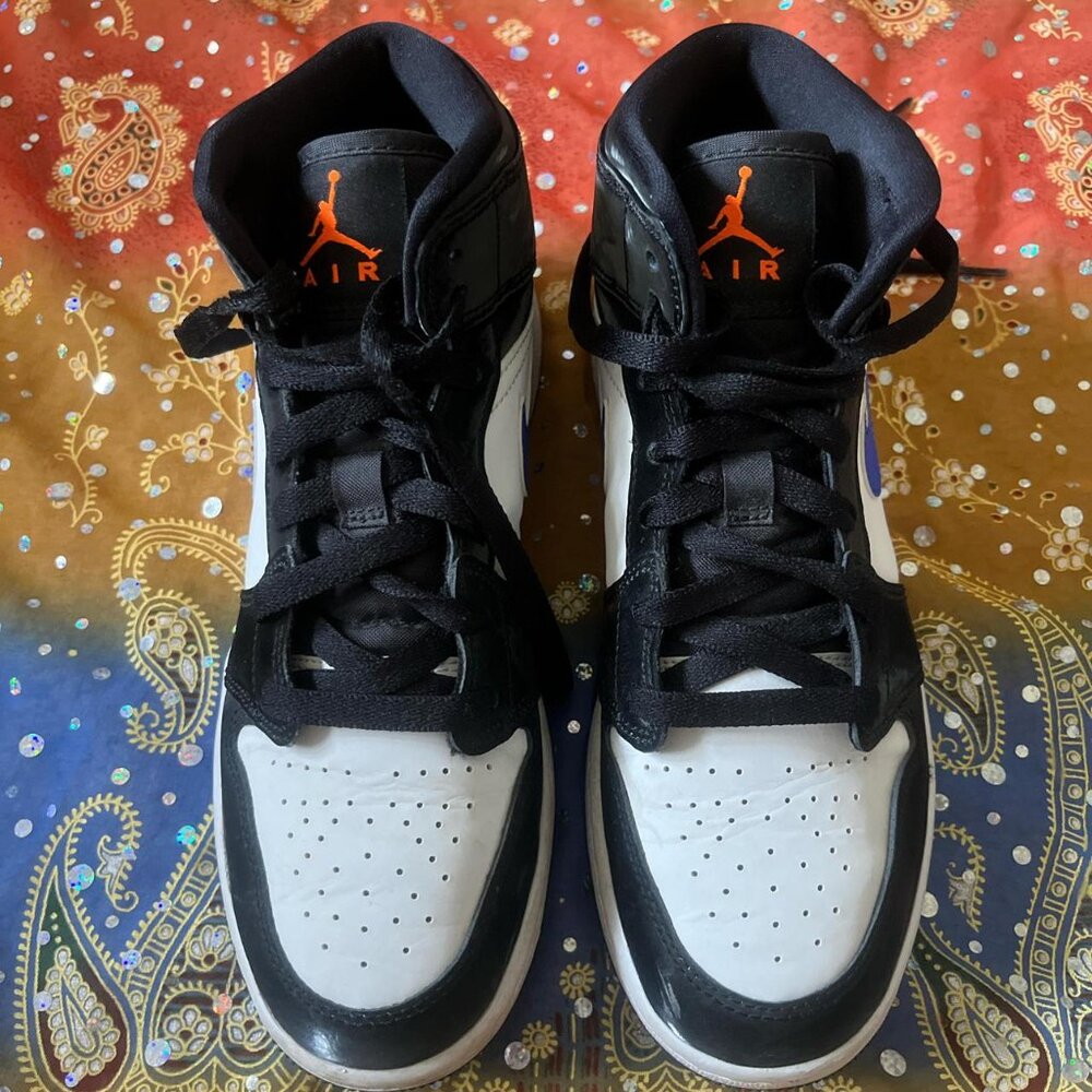Youth 6/ Women’s 7.5 Air Jordan Shoes - Picture 3 of 6